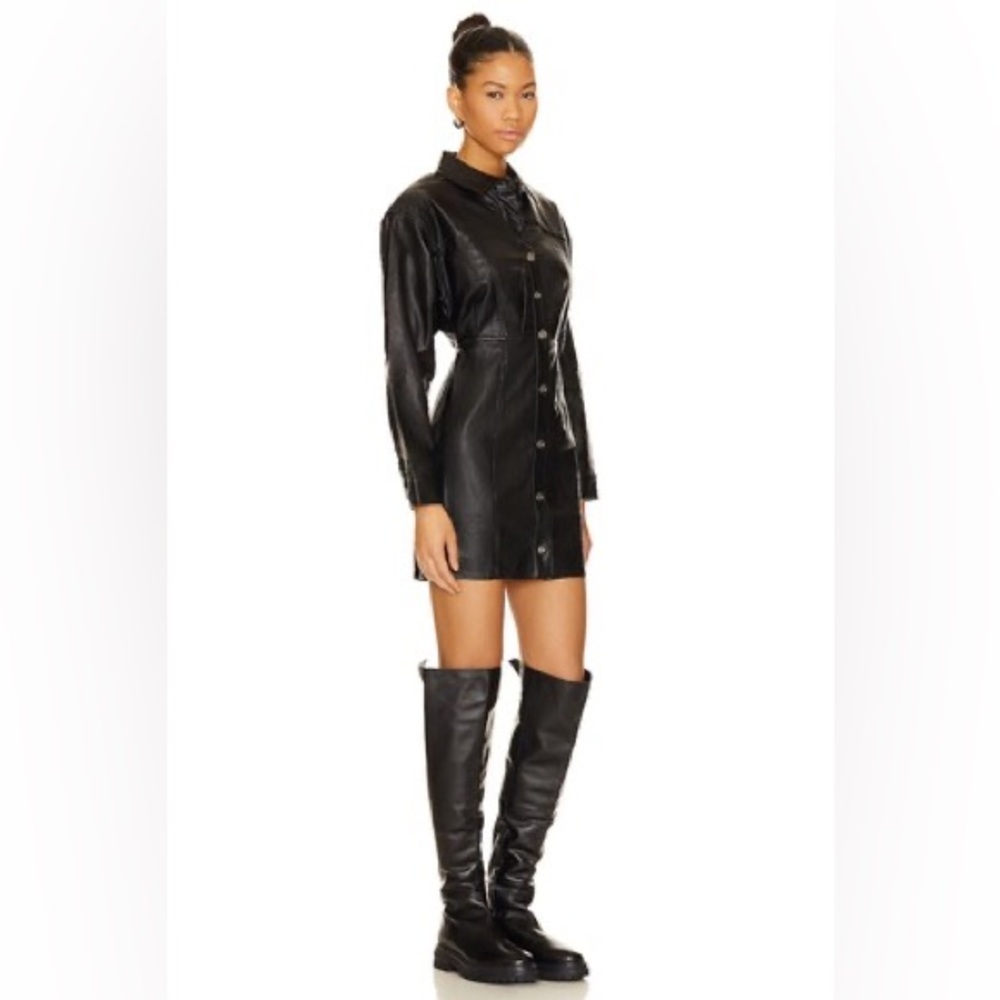 x REVOLVE Amber Faux Leather Mini in Black
Free People size 2 - Picture 3 of 9